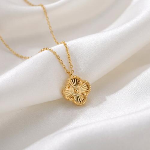 Златно колие Диамантена детелина-11мм