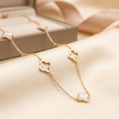 Златно колие Clovers