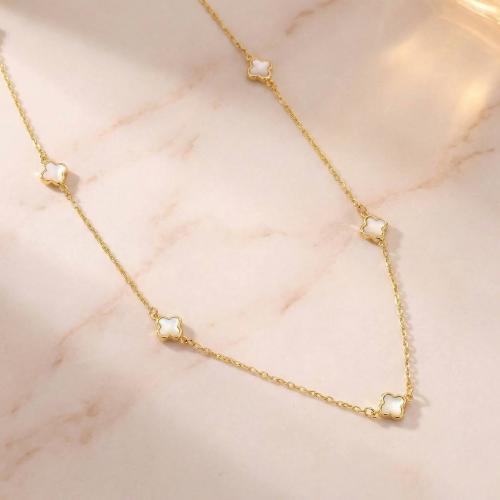 Златно колие Детелинки с бял седеф