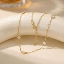 Златно колие Детелинки с бял седеф Златно колие Детелинки с бял седеф