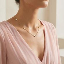 Златно колие Детелинки с бял седеф Златно колие Детелинки с бял седеф