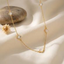 Златно колие Детелинки с бял седеф Златно колие Детелинки с бял седеф