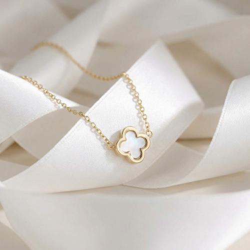 Златно колие Детелинка с бял седеф-7мм