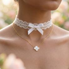 Златно колие Clover