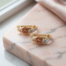 Златни обеци Нежно Цвете