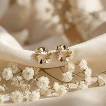 Златни обеци Love in Circle Златни обеци Love in Circle