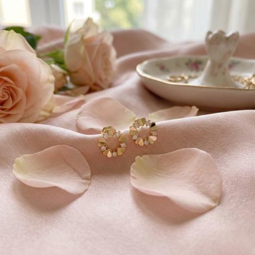 Златни обеци Love in Circle