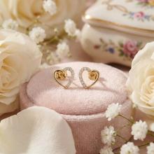 Златни обеци Любов с бели циркони Златни обеци Любов с бели циркони