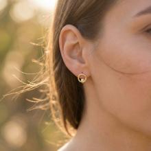 Златни обеци Камък