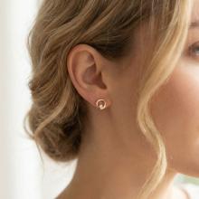 Златни обеци Камък