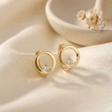 Златни обеци Камък