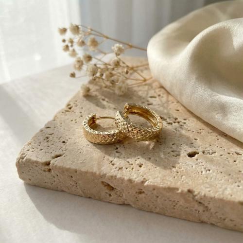 Златни обеци Clara