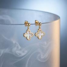 Златни обеци Детелинки с бял седеф