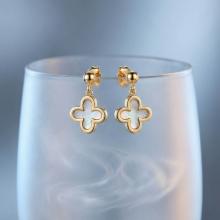 Златни обеци Детелинки с бял седеф