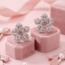 Сребърни обеци цветя Kate с кристали от Sw®