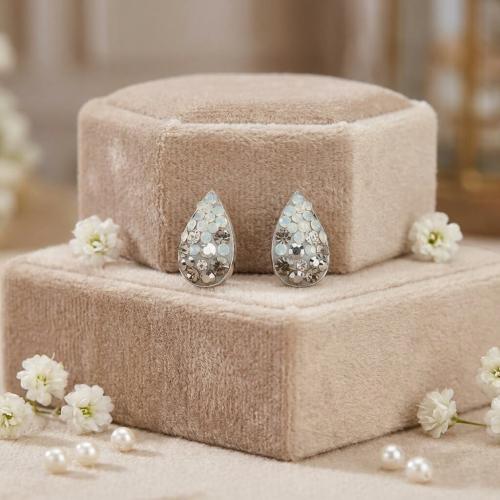 Сребърни обеци Капка с кристали от Sw® SO334 Silver Shade