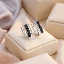 Сребърни обеци Vers с кристали от Sw® Jet