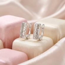 Сребърни обеци Vers с кристали от Sw® Jet