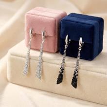 Сребърни обеци Scarlett с кристали от Sw® Black and White