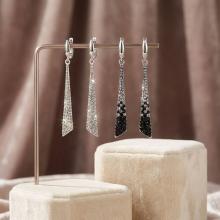 Сребърни обеци Scarlett с кристали от Sw® Black and White