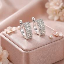 Сребърни обеци Hali с кристали от Sw® Crystal and Jet