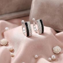 Сребърни обеци Hali с кристали от Sw® Crystal and Jet