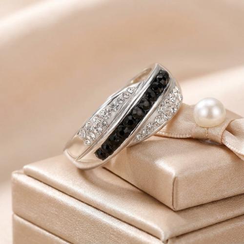 Сребърен пръстен с кристали от Sw® Charles Crystal 