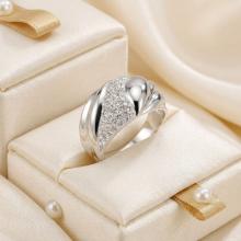 Сребърен пръстен с кристали от Sw® Crystal Сребърен пръстен с кристали от Sw® Crystal
