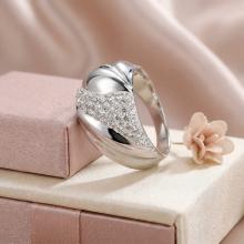 Сребърен пръстен с кристали от Sw® Crystal Сребърен пръстен с кристали от Sw® Crystal