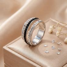Сребърен пръстен Mary с кристали от Sw® Crystal and Jet