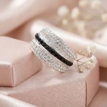 Сребърен пръстен с кристали от Sw® SP645 Crystal and Black Сребърен пръстен с кристали от Sw® SP645 Crystal and Black