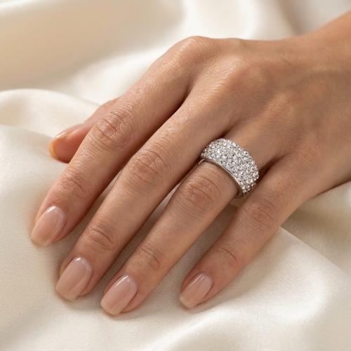 Сребърен пръстен с кристали от Sw® SP648 Crystal