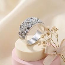Сребърен пръстен с кристали от Sw® SP648 Silver Shade