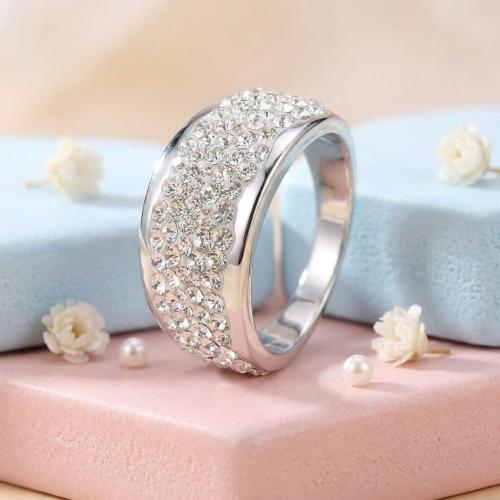 Сребърен пръстен с кристали от Sw® SP649 Crystal