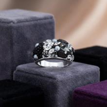 Сребърен пръстен с кристали от Sw®  SP653 Black Marquise