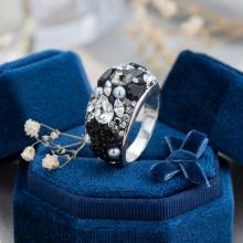 Сребърен пръстен с кристали от Sw®  SP653 Black Marquise