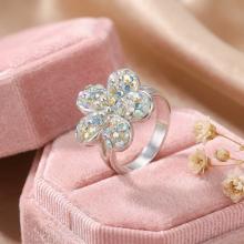 Сребърен пръстен Цвете с кристали от Sw® AB Crystal Сребърен пръстен Цвете с кристали от Sw® AB Crystal