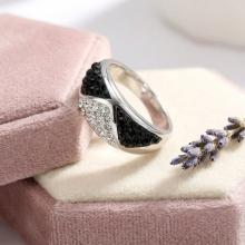 Сребърен пръстен с кристали от Sw®  SP676 Black and White