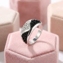 Сребърен пръстен с кристали от Sw®  SP676 Black and White