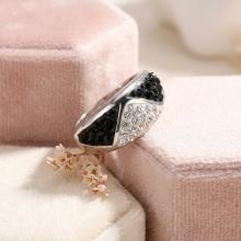Сребърен пръстен с кристали от Sw®  SP676 Black and White