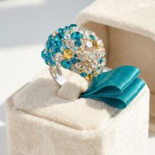 Сребърен пръстен с кристали от Sw® SP681 Blue Zircon and Golden Shadow Сребърен пръстен с кристали от Sw® SP681 Blue Zircon and Golden Shadow
