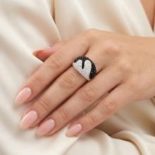 Сребърен пръстен с кристали от Sw® SP685 Black and White Сребърен пръстен с кристали от Sw® SP685 Black and White