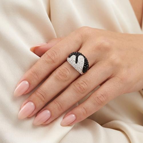 Сребърен пръстен с кристали от Sw® SP685 Black and White