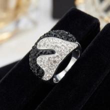 Сребърен пръстен с кристали от Sw® SP685 Black and White Сребърен пръстен с кристали от Sw® SP685 Black and White