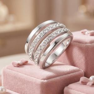 Сребърен пръстен с кристали от Sw®  SP690 Crystal