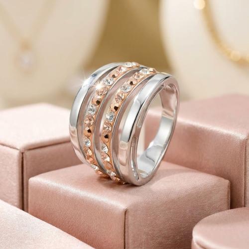 Сребърен пръстен с кристали от Sw®  SP690 Peach Gold