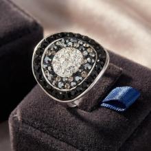 Сребърен пръстен с кристали от Sw® SP693 Сребърен пръстен с кристали от Sw® SP693