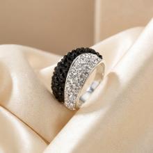 Сребърен пръстен с кристали от Sw® SP701 Black and White Сребърен пръстен с кристали от Sw® SP701 Black and White