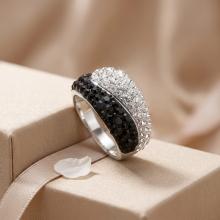 Сребърен пръстен с кристали от Sw® SP701 Black and White Сребърен пръстен с кристали от Sw® SP701 Black and White