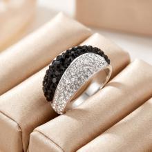 Сребърен пръстен с кристали от Sw® SP701 Black and White Сребърен пръстен с кристали от Sw® SP701 Black and White